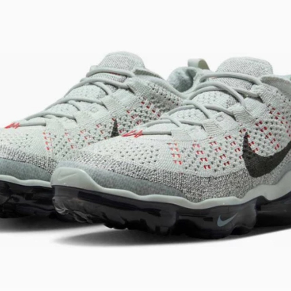 Nike Air VaporMax Flyknit Sneakers